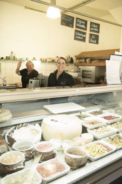 Ein tolles Team beim Weinmarkt Grieser