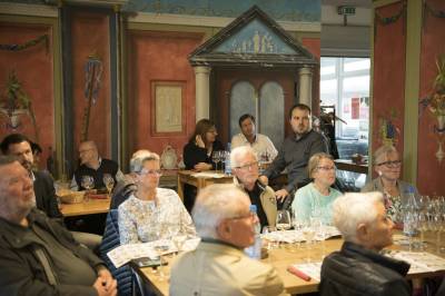 Interessierte Zuhöhrer bei der Vorstellung der Kandidatinnen und Kandidaten der CDU